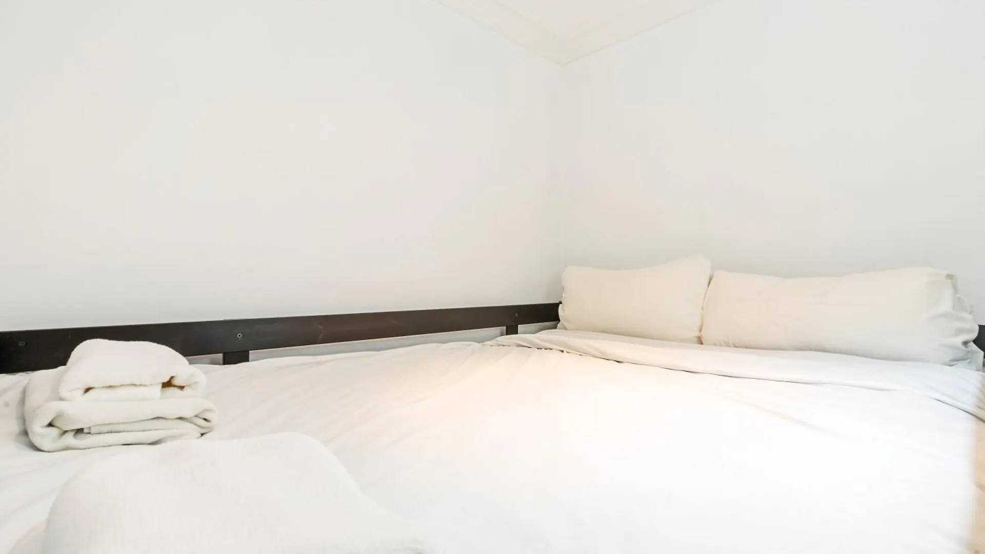 Quiet, Vibrant 2 Bedroom In Pedestrian Eixample Барселона Испания