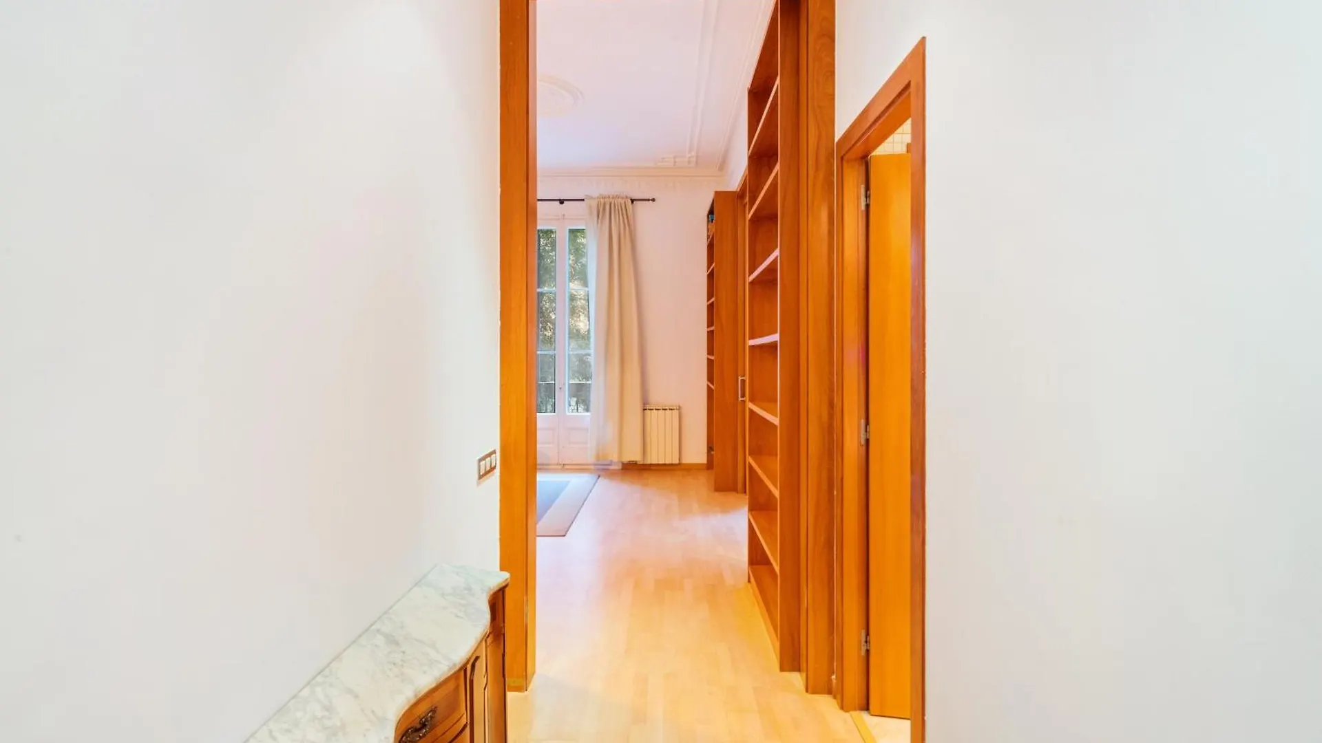 Апартаменты Quiet, Vibrant 2 Bedroom In Pedestrian Eixample Барселона Испания