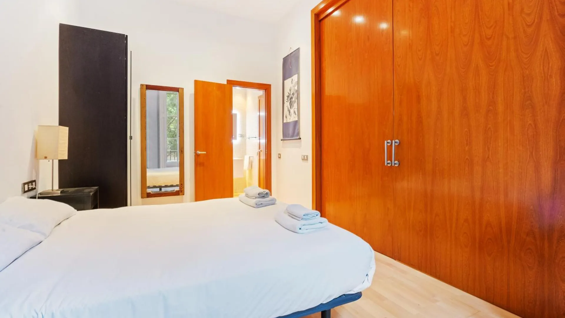 Quiet, Vibrant 2 Bedroom In Pedestrian Eixample Барселона Апартаменты