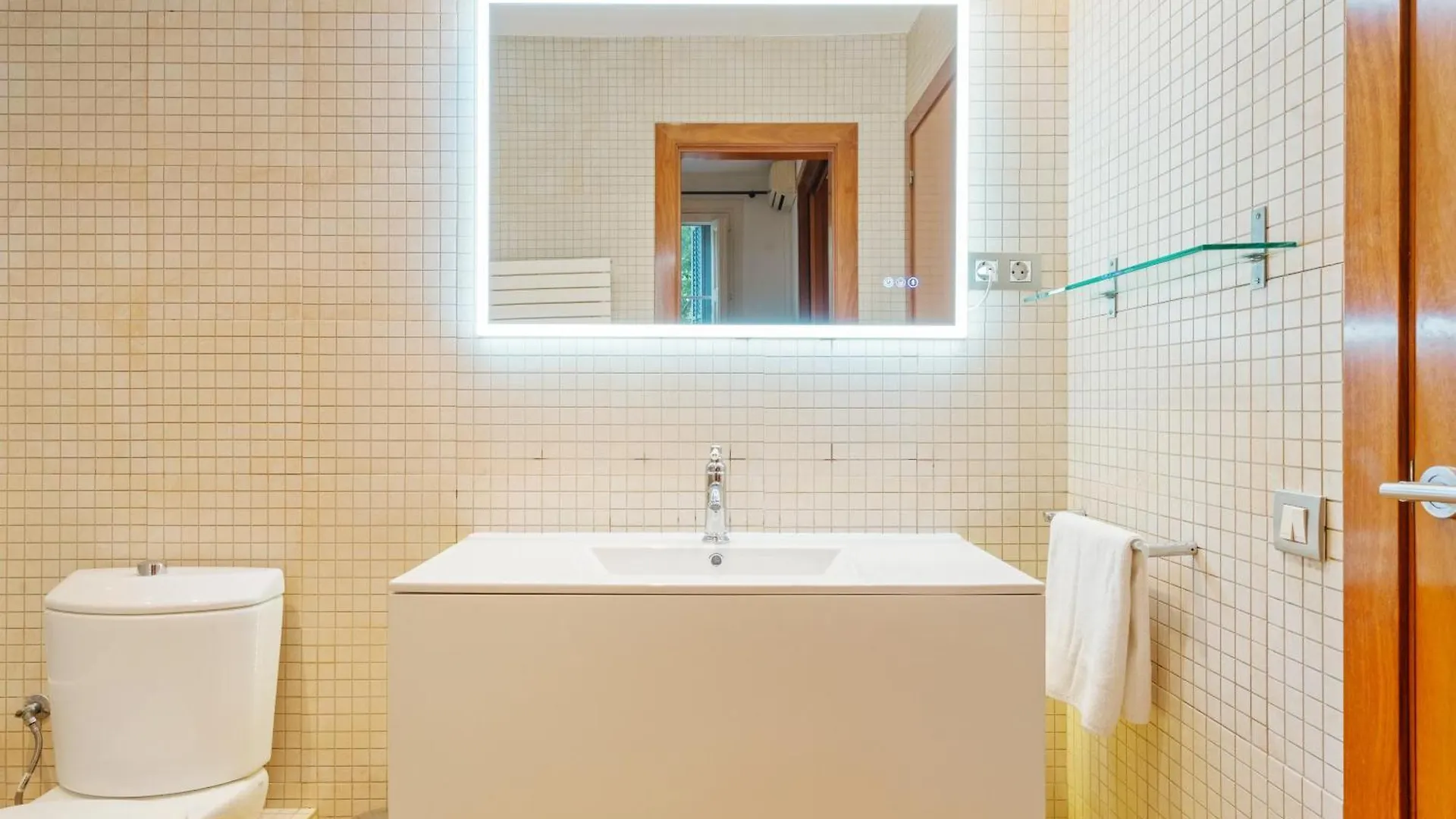 Quiet, Vibrant 2 Bedroom In Pedestrian Eixample Барселона 0*,